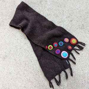 cute WORLD OF GOOD wool knit scarf (E5)